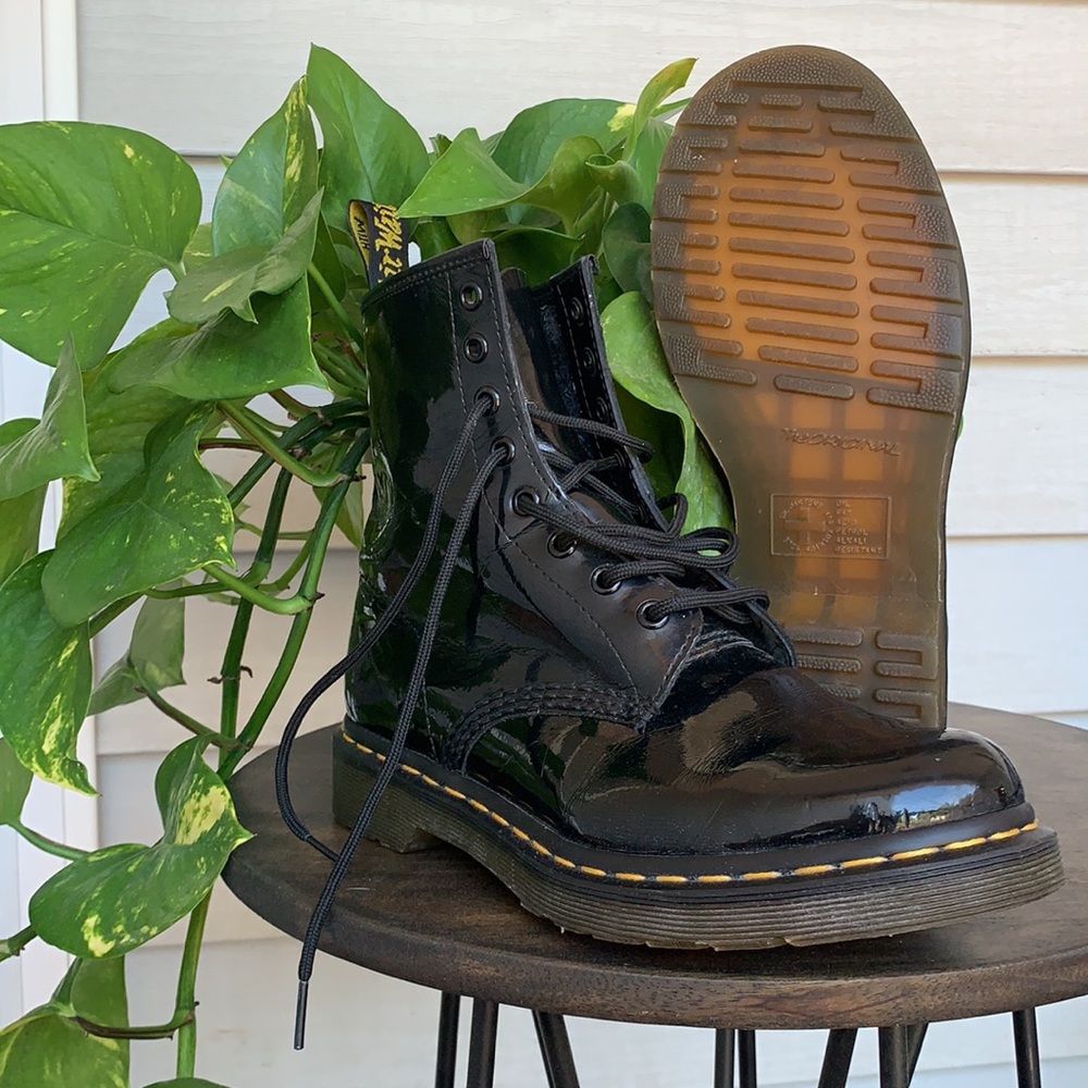 Dr. Martens boots 🌿